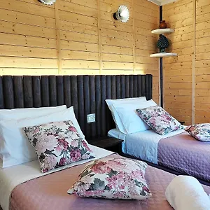 domus-amelio-country-rooms.sicilyhotelsitaly.net/